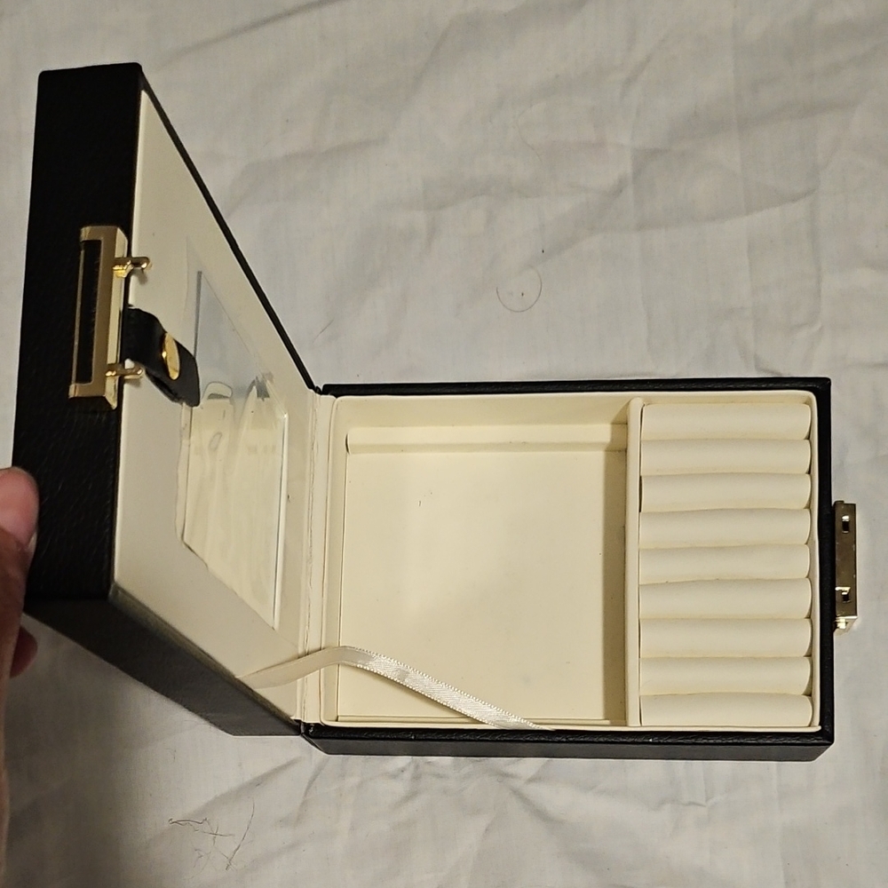 Black and Cream Jewelry Box